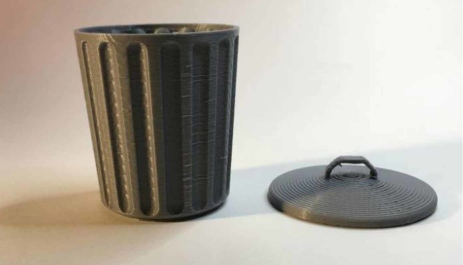 Desk trash can with lid (image source: httpkoopa/thingiverse)