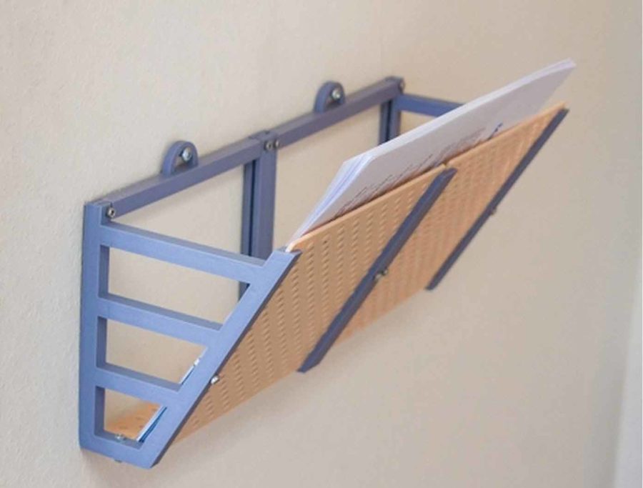 Wall shelf for small notes etc. (Image source: matterhackers/myminifactory)